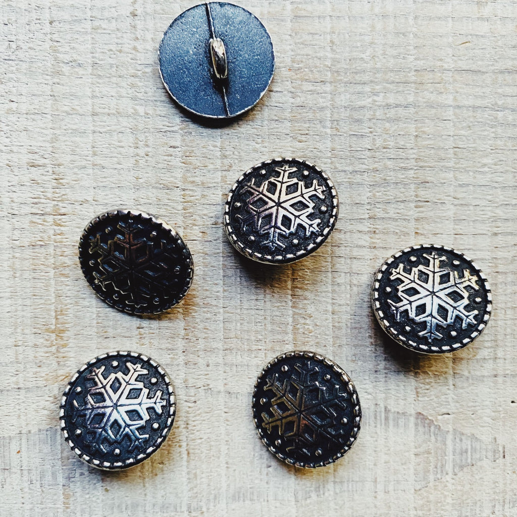 Metal Pewter Norwegian Snowflake Round Shank Button (BX2161)20mm – Brooklyn  General Store